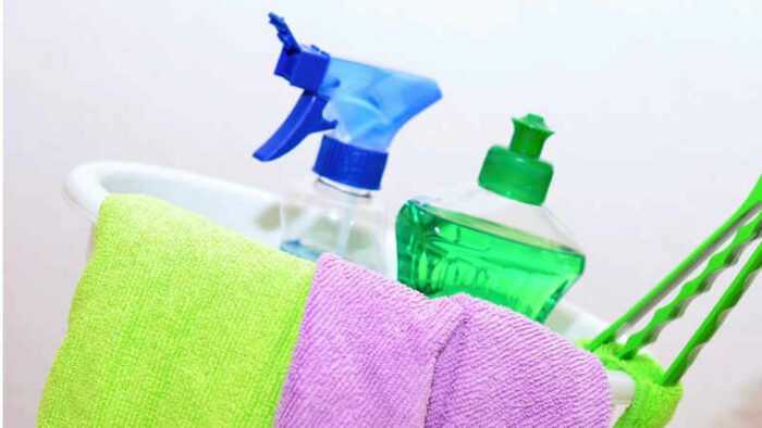 Scopri di più sull'articolo Utilizzare l’aceto bianco per le pulizie di casa – parte 1