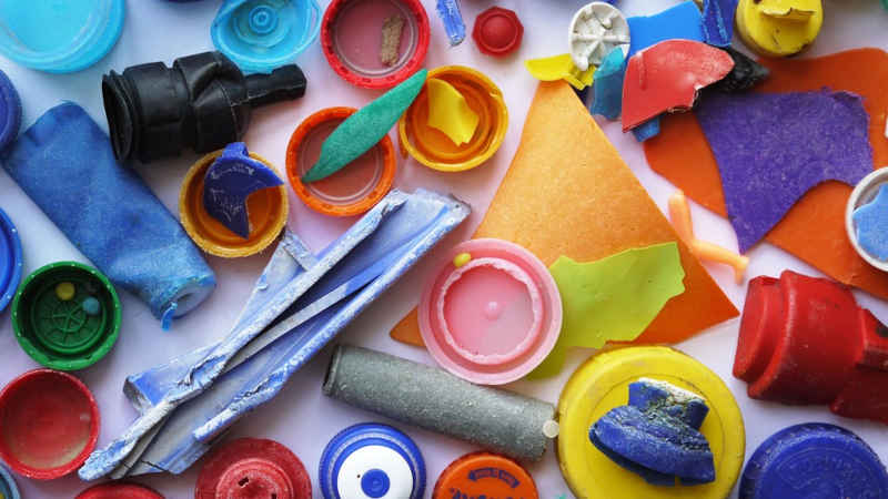 Scopri di più sull'articolo Come combattere l’inquinamento da plastica nel quotidiano
